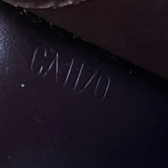 Louis Vuitton Burgundy Vernis key Case Pouchette Amarante Monogram EUC - Picture 15 of 16